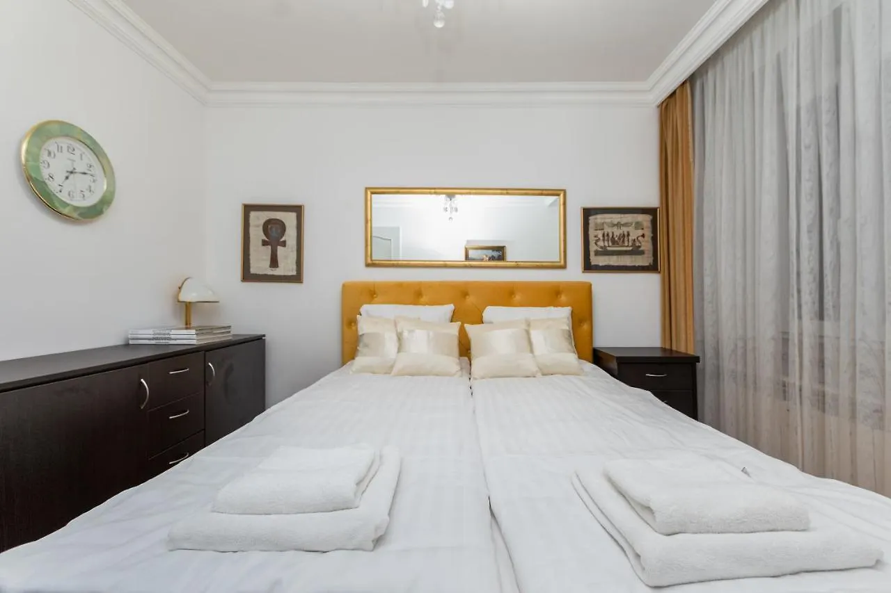 Apartment Chmielna 104 By Homeprime Warsaw Poland