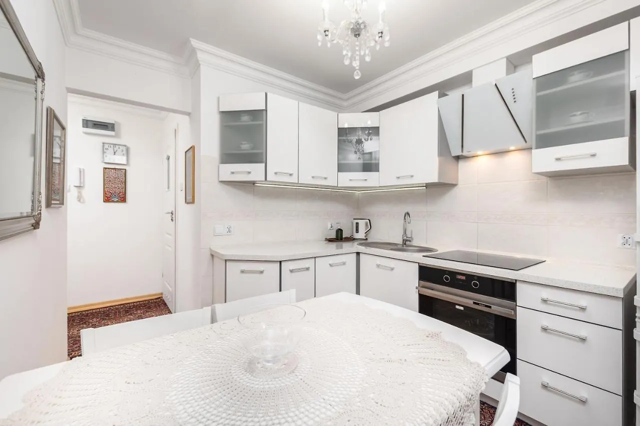 Apartment Chmielna 104 By Homeprime Warsaw Poland